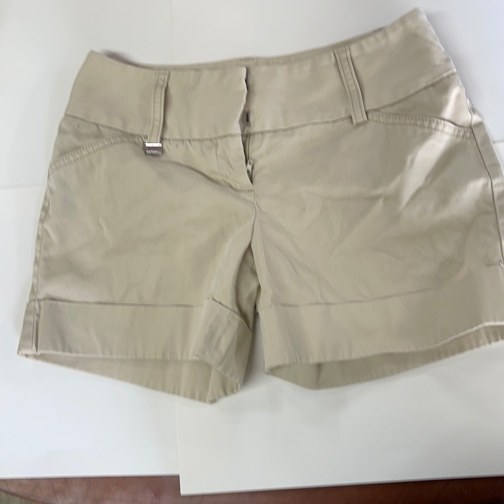 Light khaki shorts